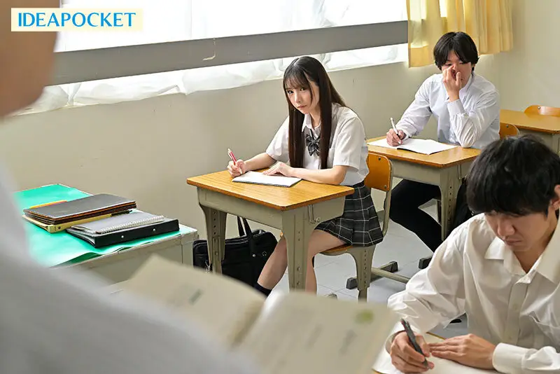 仕事終わり制服リフレを呼んだら自分の教え子が…。 お互い弱みを握った教師と生徒の背徳的でイケナイ関係 佐々木さき No.1