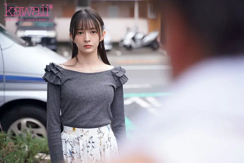 不愛想な隣人女子大生が、廊下で無愛想にパンツを見せつけてきますが…ムラムラしてんの？ 幸村泉希 No.2